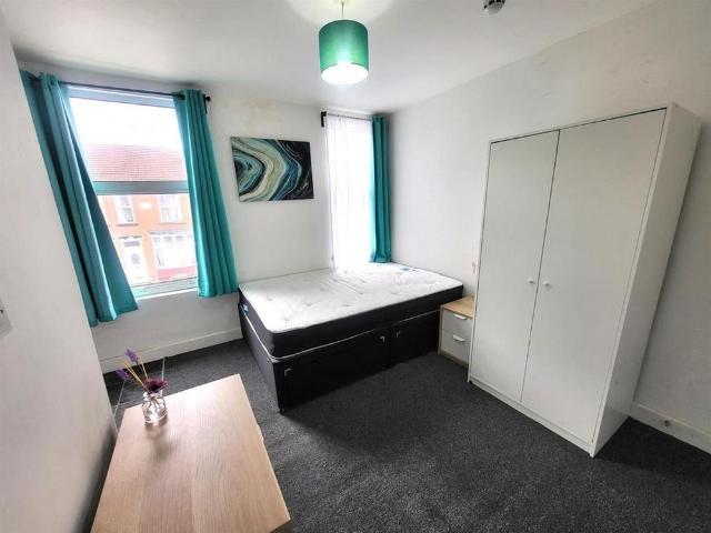 Studio for rent in Wood End, Wednesfield