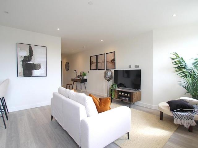 Studio for rent in Broxbourne, Hertfordshire