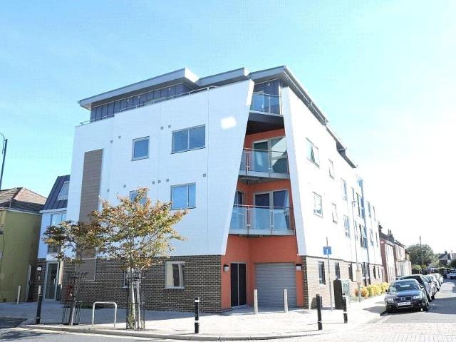 Flat for rent in Fratton, City Of Portsmouth