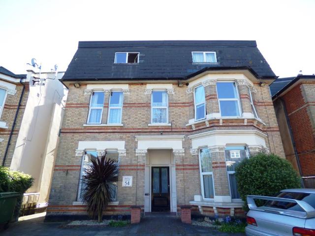 Flat for rent in Berrylands, Greater London