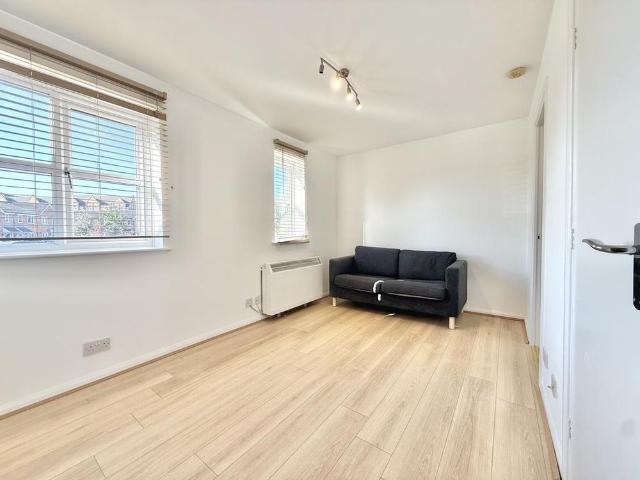 Studio for rent in London Borough of Lewisham, Greater London