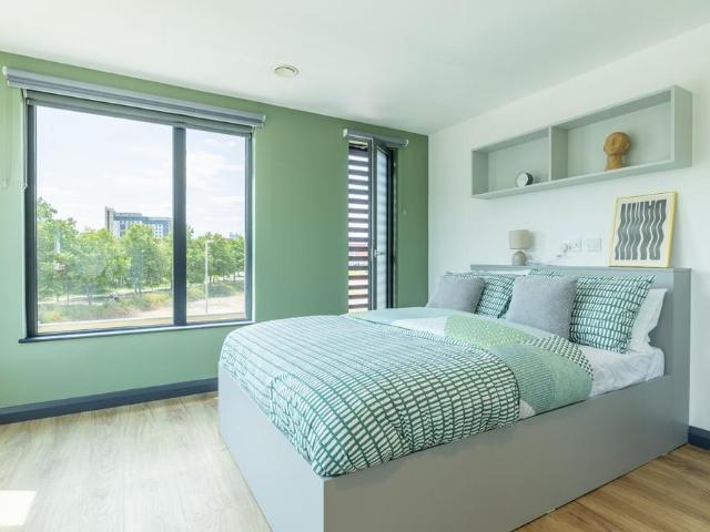 Studio for rent in Farnborough, Hampshire