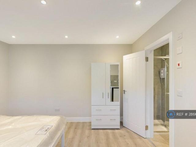 Studio for rent in South Ockendon, Essex