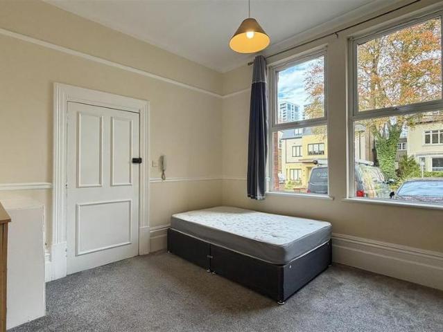 Studio for rent in Carshalton Beeches, Greater London