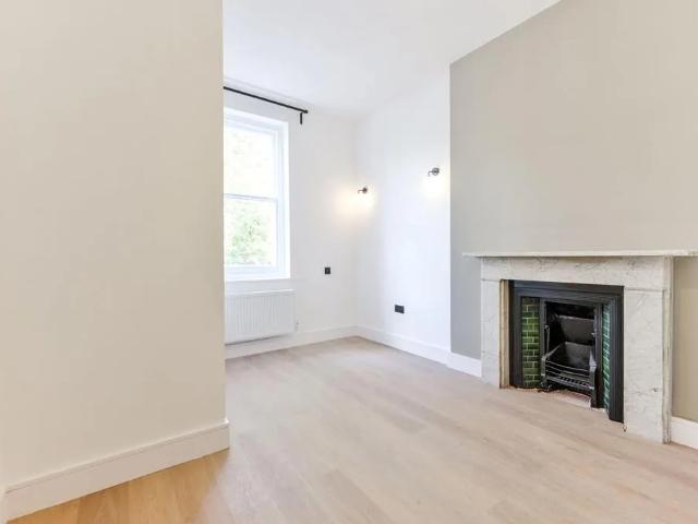 Studio for rent in London Borough of Ealing, Greater London