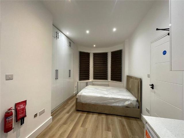 Studio for rent in Wealdstone, Greater London