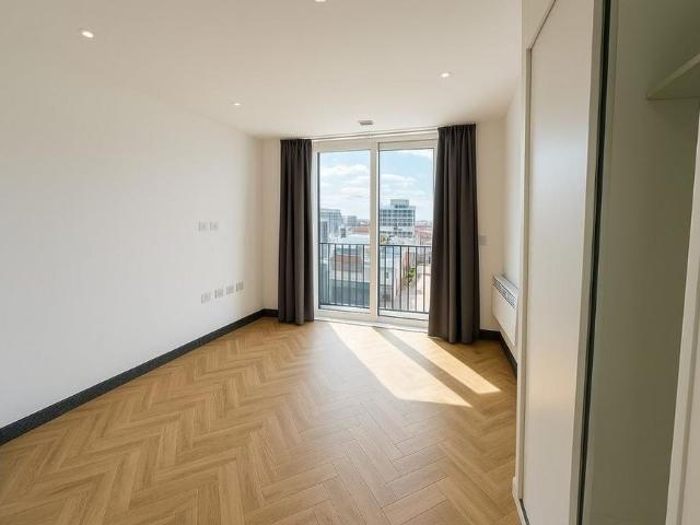 Studio for rent in St Matthew's, Old Wharf