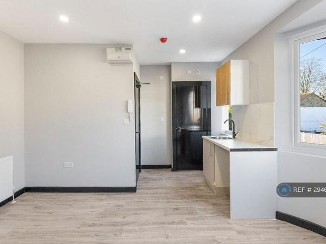 Studio for rent in London Borough of Lewisham, Lower Sydenham