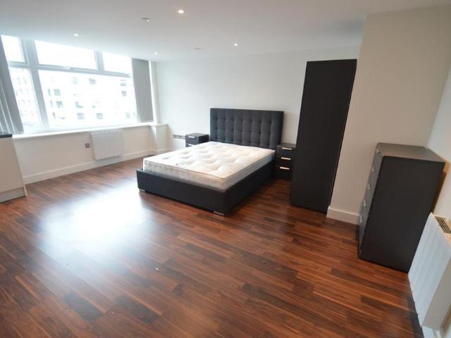 Studio for rent in Reading
