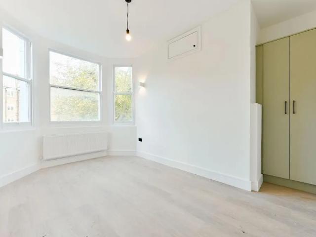 Studio for rent in London Borough of Ealing, Greater London