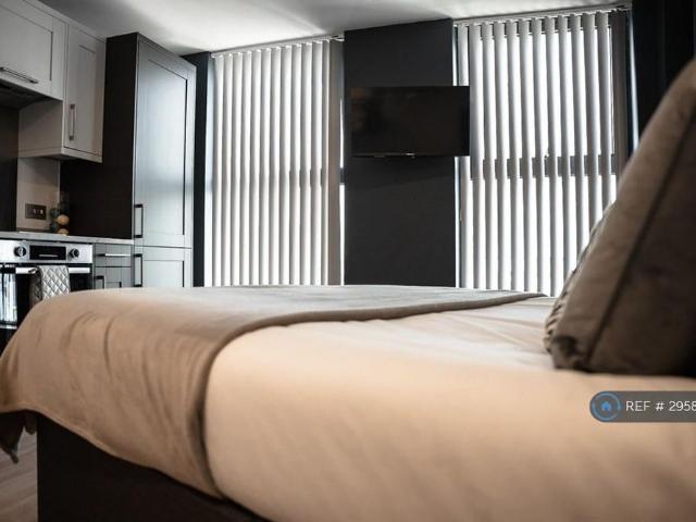 Studio for rent in Ladywood, West Midlands