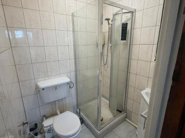 Studio for rent in Bowes Park, Greater London