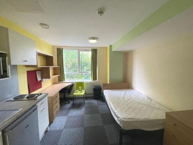 Studio for rent in Park Central, Birmingham