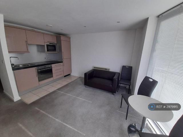 Flat for rent in Richmond Hill, West Yorkshire