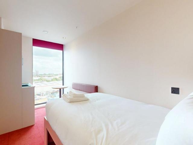 Flat for rent in Hayes, London Borough of Hillingdon