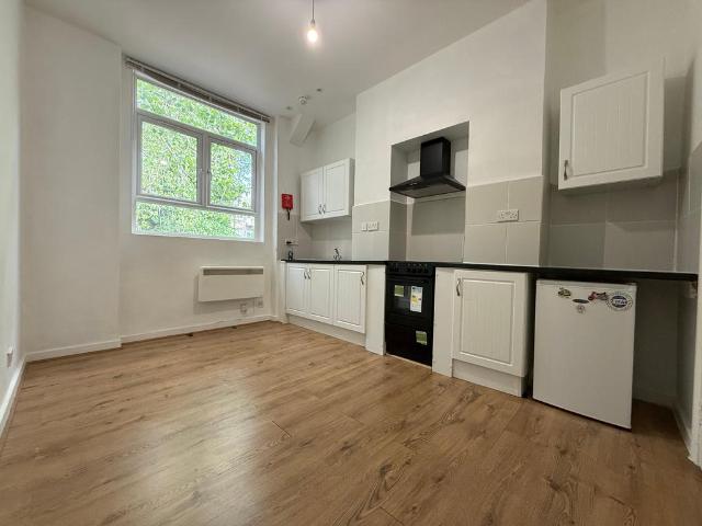 Flat for rent in Kilburn, Greater London