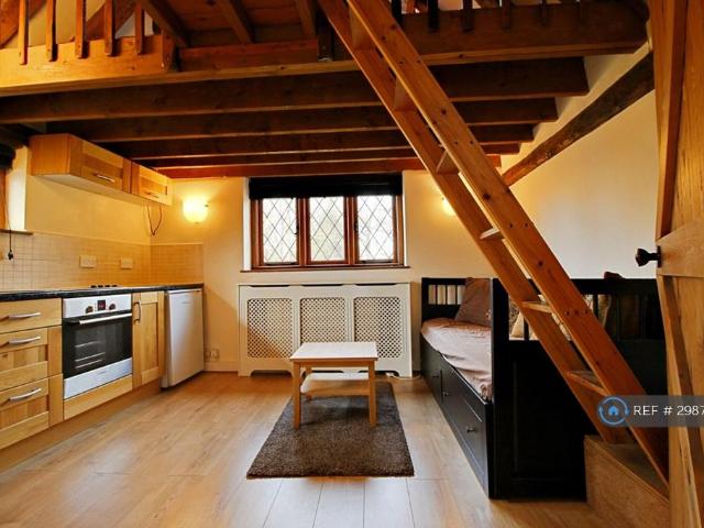 Flat for rent in St. Nicholas, Hurst
