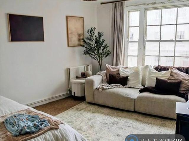 Flat for rent in Hotwells, Feckenham