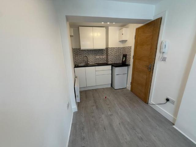 Studio for rent in Shacklewell, Greater London
