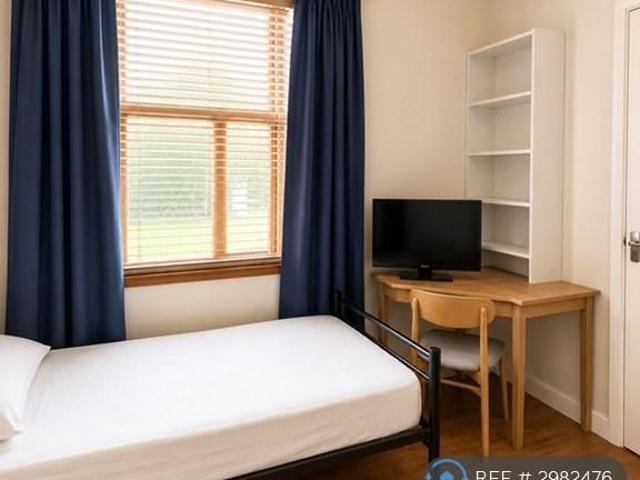 Studio for rent in Church End, Greater London