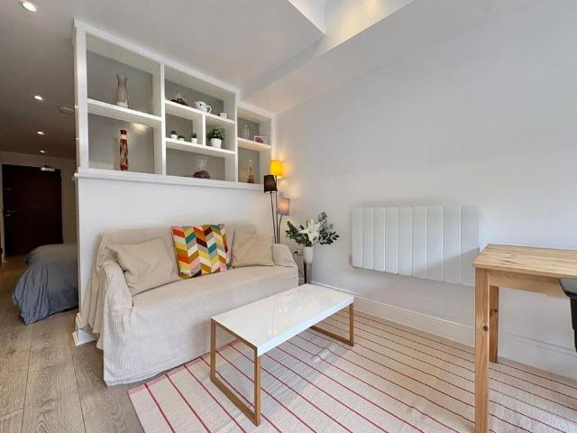 Studio for rent in West Yorkshire