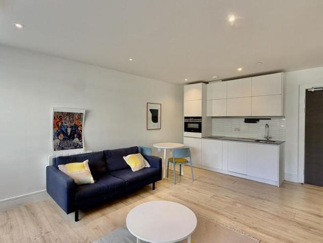 Studio for rent in Sudbury, Greater London