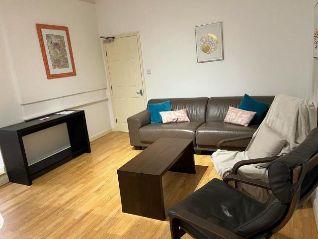 Studio for rent in Semilong, Northampton