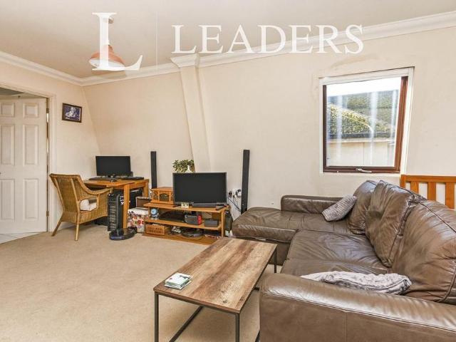 Studio for rent in Horsell, Woking