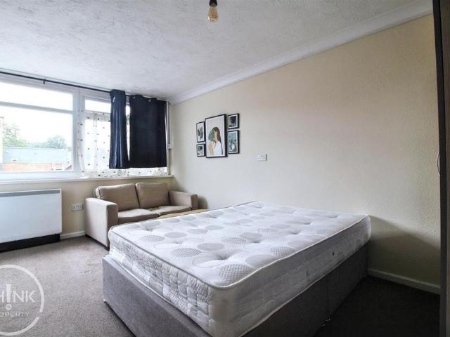 Studio for rent in Lakenham, Norwich