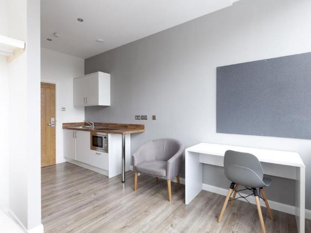 Studio for rent in Semilong, Northampton
