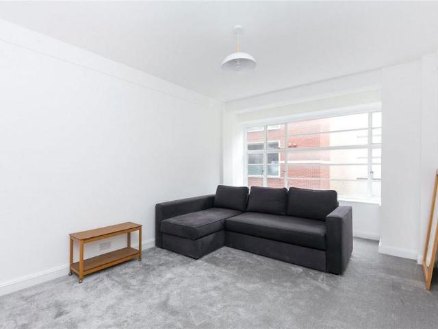 Studio for rent in Westminster, Victoria