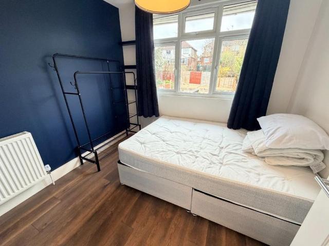 Room for rent in Park Town, Luton
