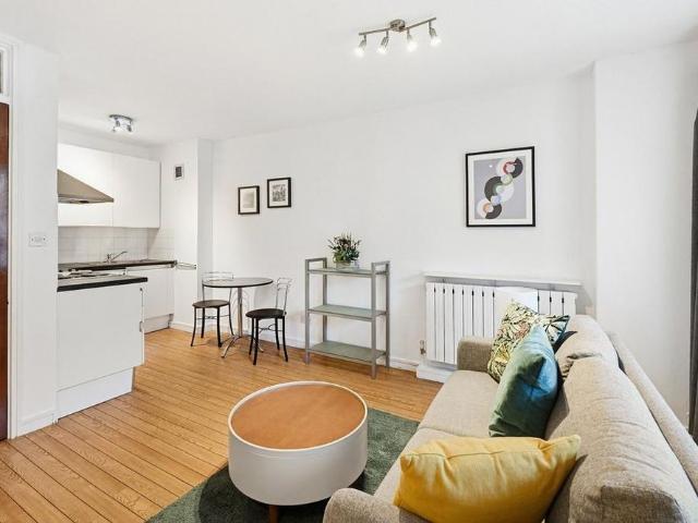 Studio for rent in Earl's Court, Greater London
