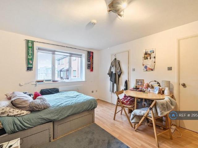 Studio for rent in Holywell Estate, North Watford