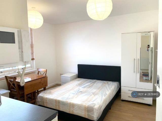 Flat for rent in Kentish Town, Isle Of Man