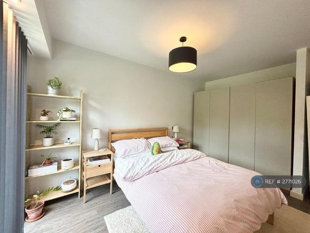 Studio for rent in Black Friars, Old Wharf