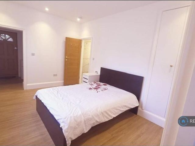 Studio for rent in Shortlands, Greater London
