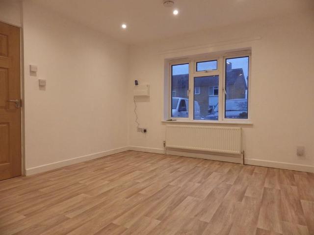 Studio for rent in Black Bourton, Oxfordshire