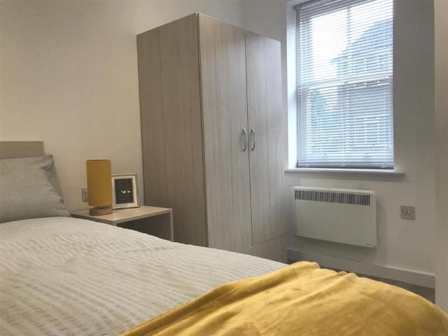 Studio for rent in St. Mildred's, The Bridge
