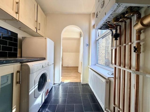 Studio for rent in London Borough of Croydon, Greater London
