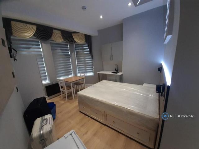 Flat for rent in Fulham, Greater London