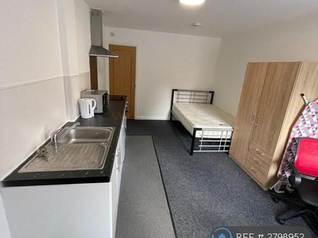 Flat for rent in Elmfield, Leicestershire