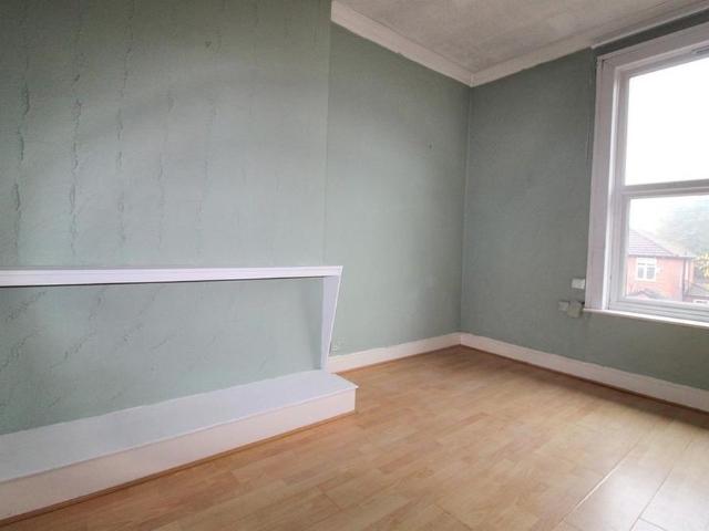 Studio for rent in Heaton Moor, Greater Manchester