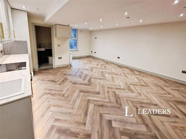 Studio for rent in Queen's Park, Brighton & Hove