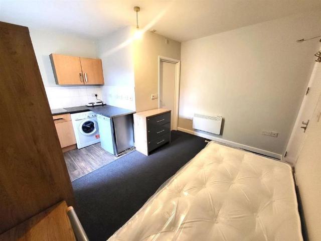 Studio for rent in West Midlands