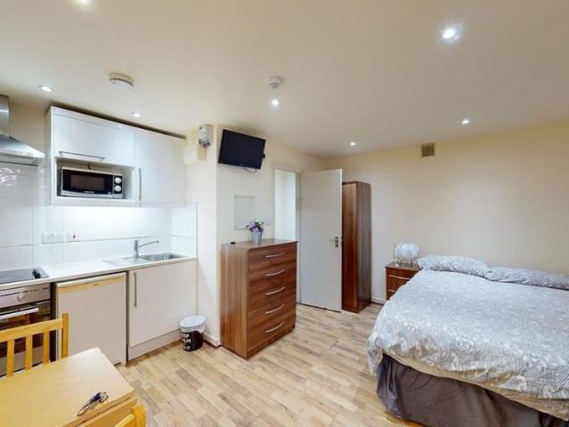 Studio for rent in Isle Of Man