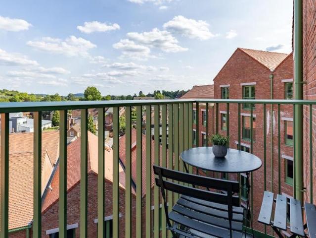 Studio for rent in Guildford Park, Westborough