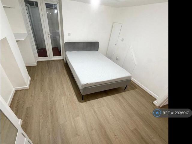 Studio for rent in Herne Hill, Greater London