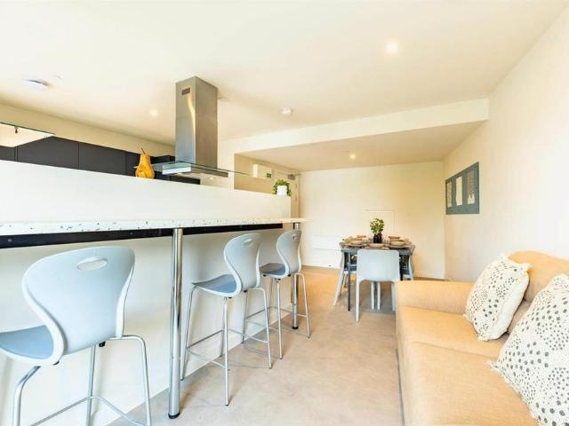 Studio for rent in Stirchley, West Midlands