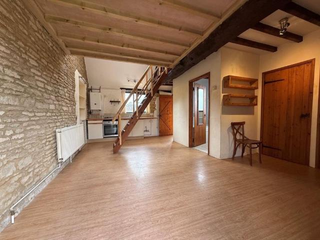 Studio for rent in Black Bourton, Oxfordshire